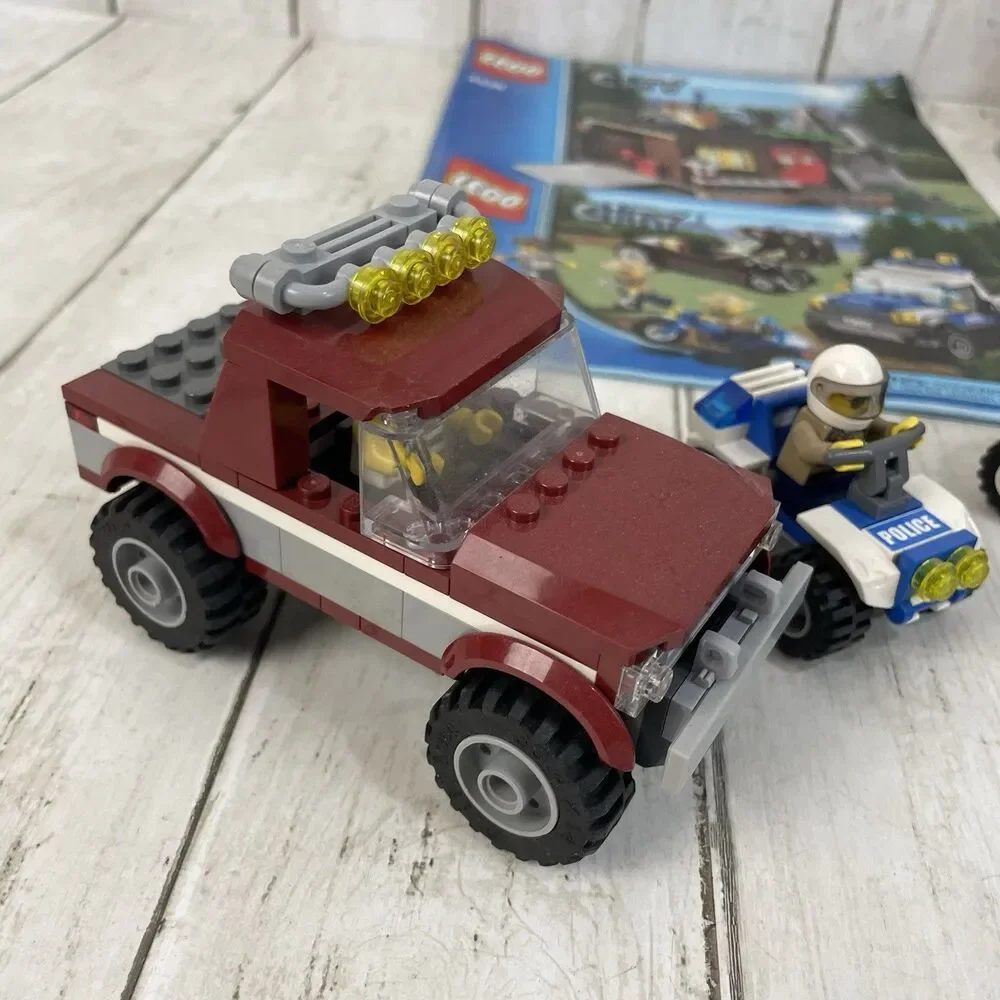 LEGO City Forest Police Robber's Hideout 4438 & Police Pursuit 4437 W/ Manuals